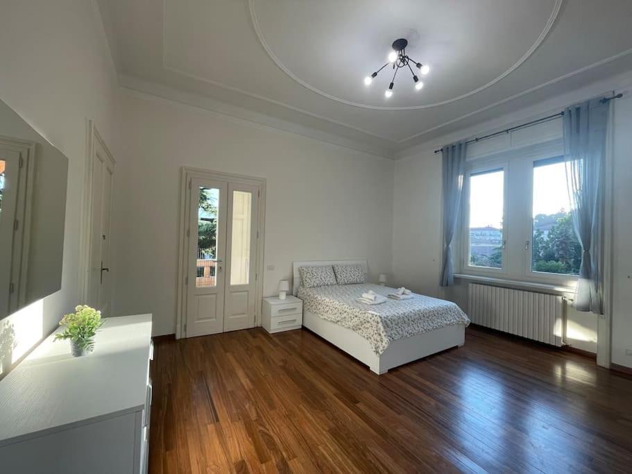 Bg Central President Suite Con Parcheggio - Vista Citta Alta Bergamo Luaran gambar