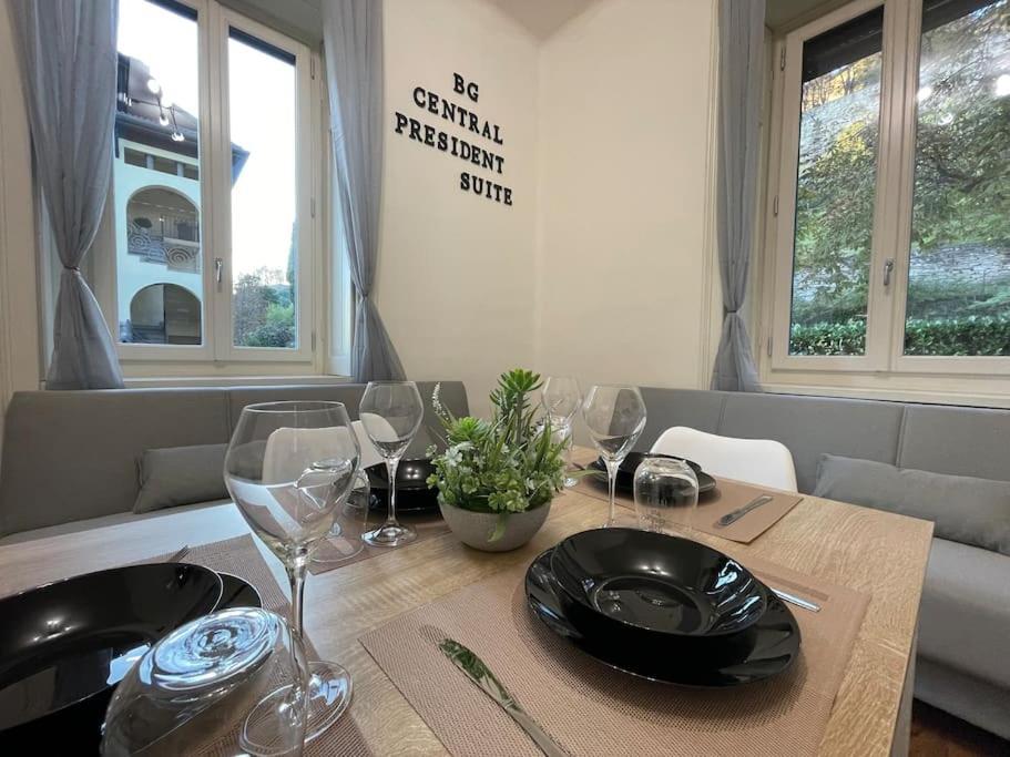 Bg Central President Suite Con Parcheggio - Vista Citta Alta Bergamo Luaran gambar