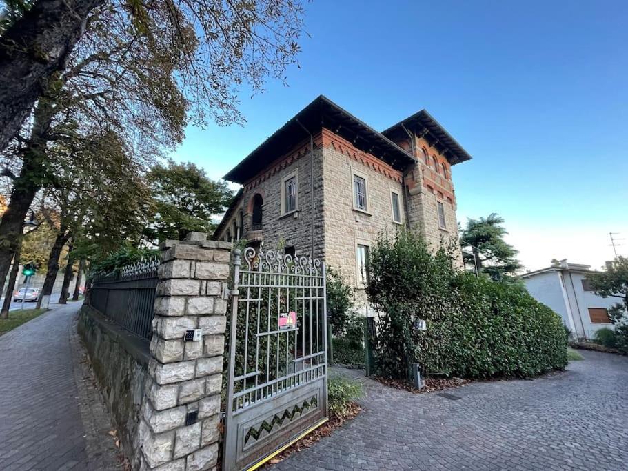Bg Central President Suite Con Parcheggio - Vista Citta Alta Bergamo Luaran gambar